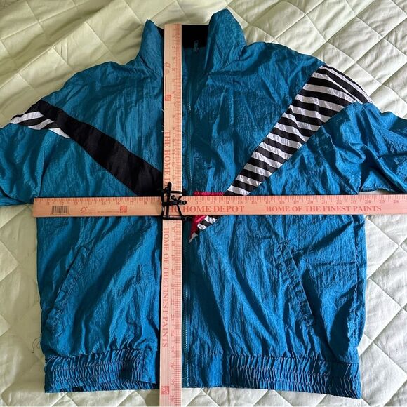 Esprit Vintage Blue and Black Windbreaker with 90s Aesthetic - Picture 10 of 10